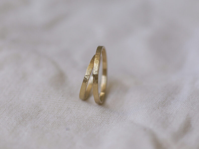 alianca-marteladinha-ouroamarelo-slider